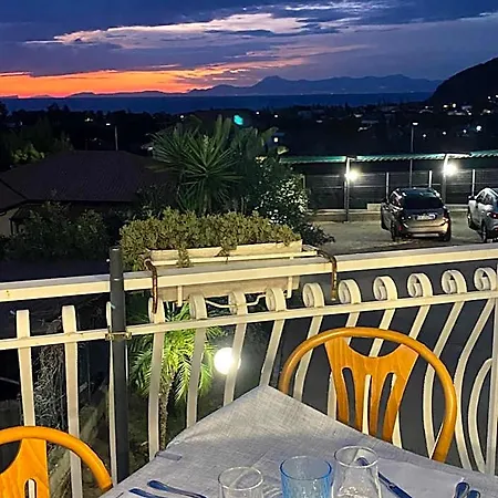 ホテル Ristorante Colleverde サンタ・マリア・ディ・カステッラバーテ